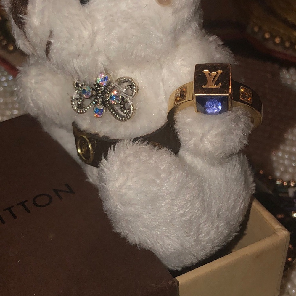 🗣🗣SOLD SOLD 💯Authentic Louis Vuitton Gold Ring - Picture 1 of 8